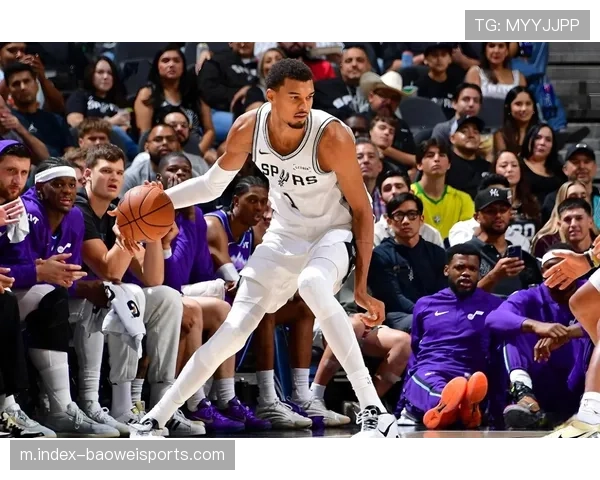 雷霆第三节爆发狂胜马刺21分 巩固西部榜首优势